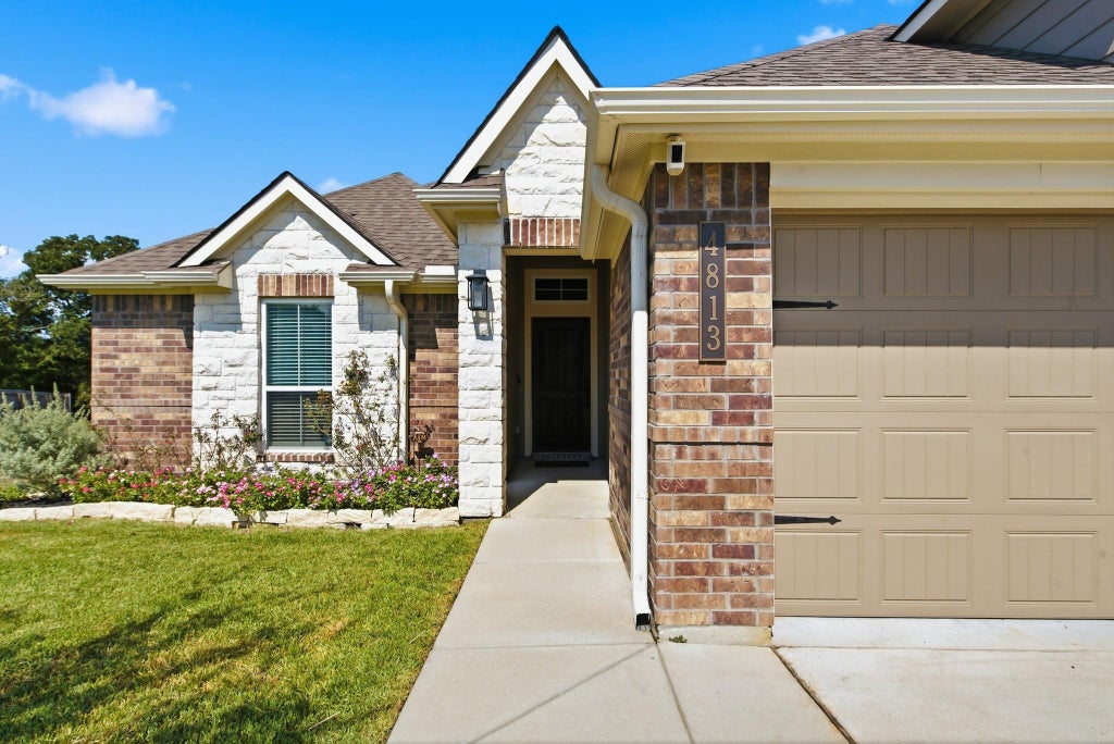 Photo of 4813 Native Tree Lane, Bryan, TX 77845 (MLS # 40594379)