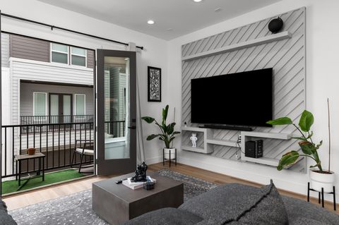 Photo of 3030 Live Oak Street, Houston, TX 77004 (MLS # 24912575)