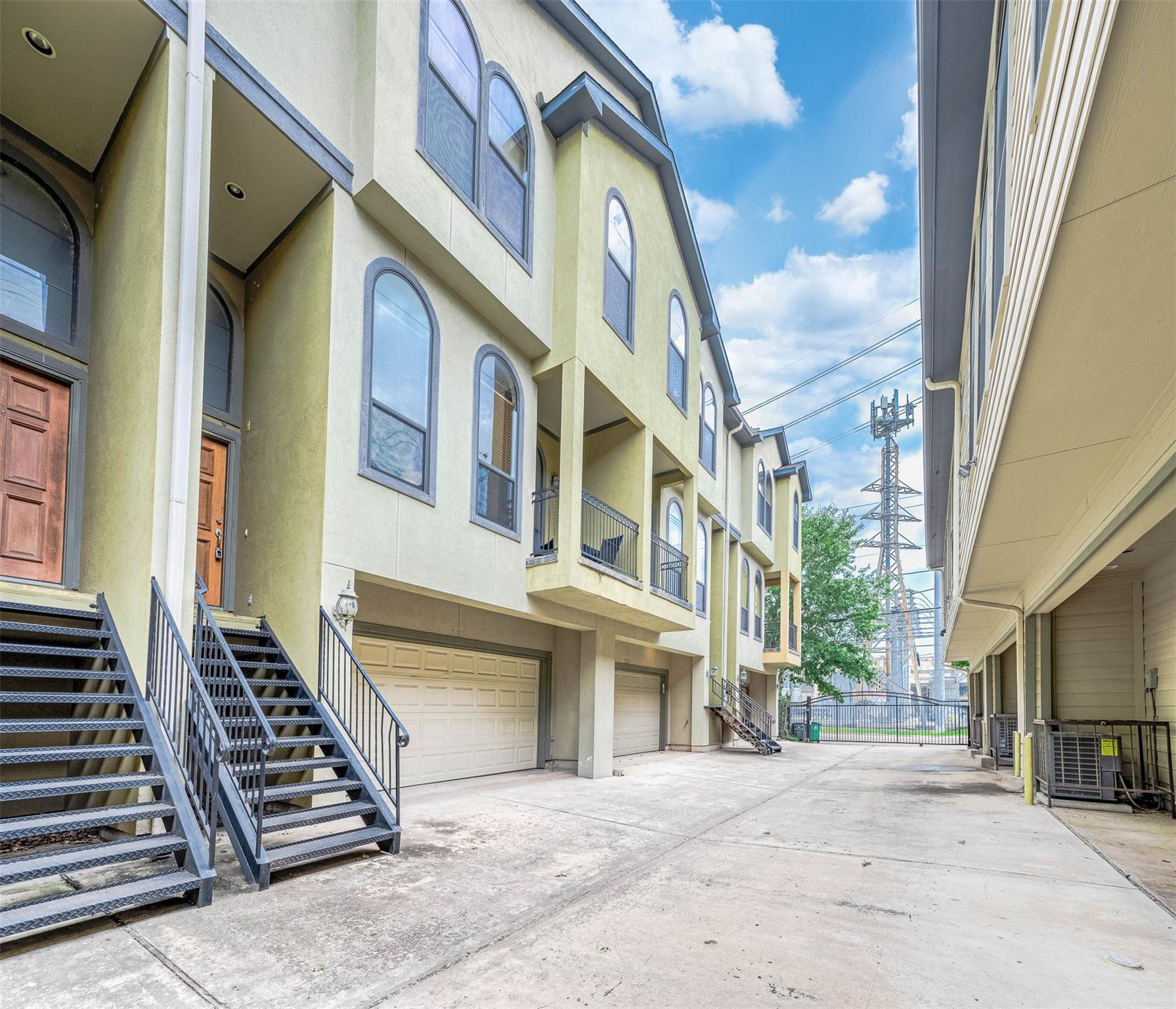 2503 Dallas Street