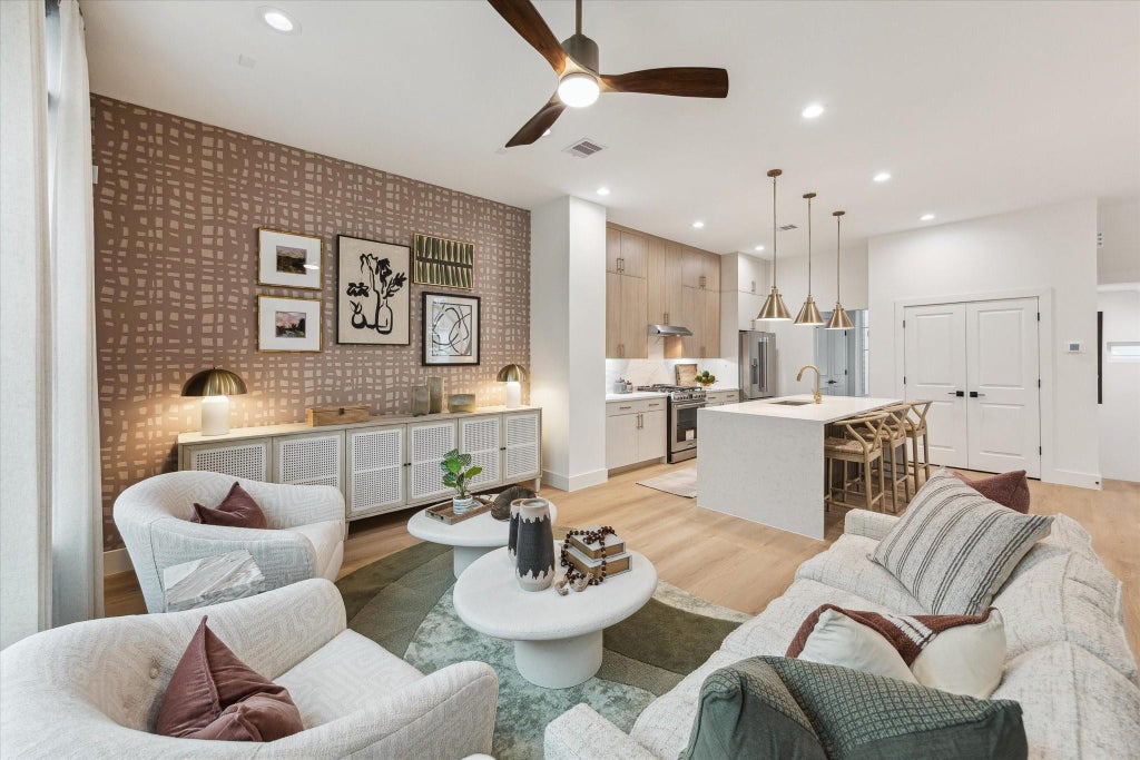 Photo of 752 Curtin Street, Houston, TX 77018 (MLS # 20357771)