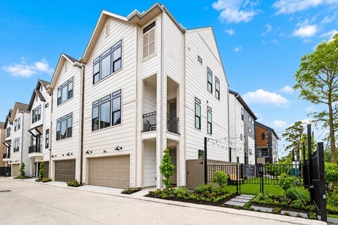 Photo of 752 Curtin Street, Houston, TX 77018 (MLS # 20357771)