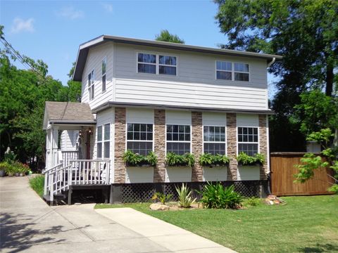 Photo of 210 Fairfield Street, Shoreacres, TX 77571 (MLS # 2893002)