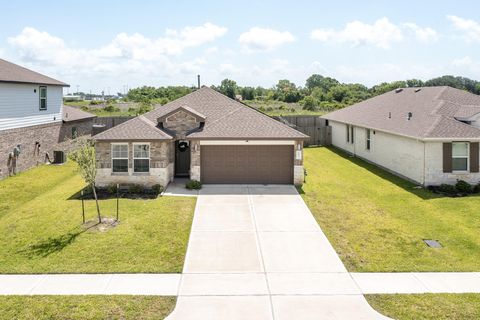 Photo of 607 Hidden Brook Drive, Baytown, TX 77523 (MLS # 31092035)