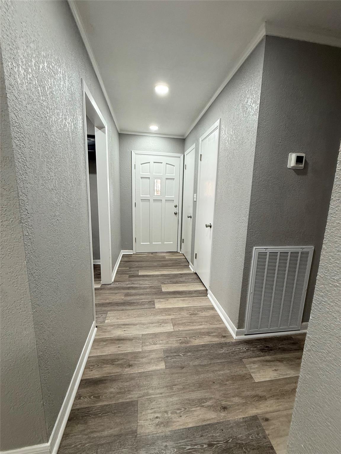3808 Holly Glen