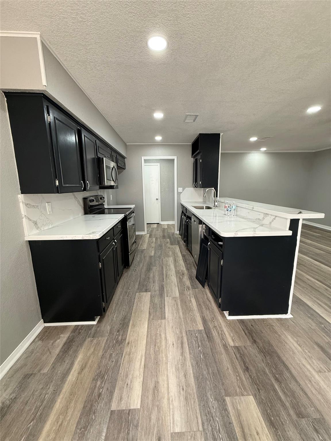 3808 Holly Glen
