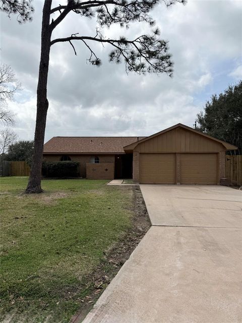 Photo of 3808 Holly Glen Dr, Bay City, TX 77414 (MLS # 67483169)