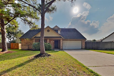 Photo of 2511 Pecan Grove Court, Pearland, TX 77584 (MLS # 87629018)