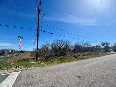 Vacant Land For Sale - 19th Street<br/> San Leon, TX 77539