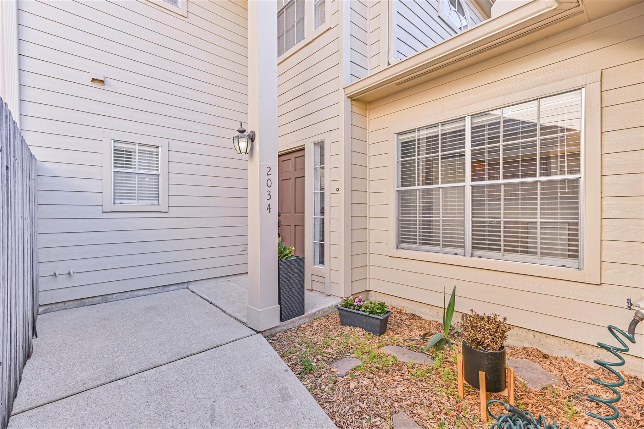 2034 Glencove Drive