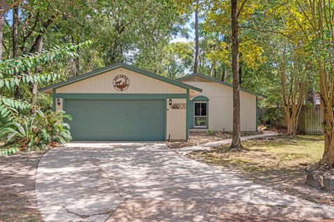 Photo of 10 Raccoon Lane, The Woodlands, TX 77380 (MLS # 46065941)