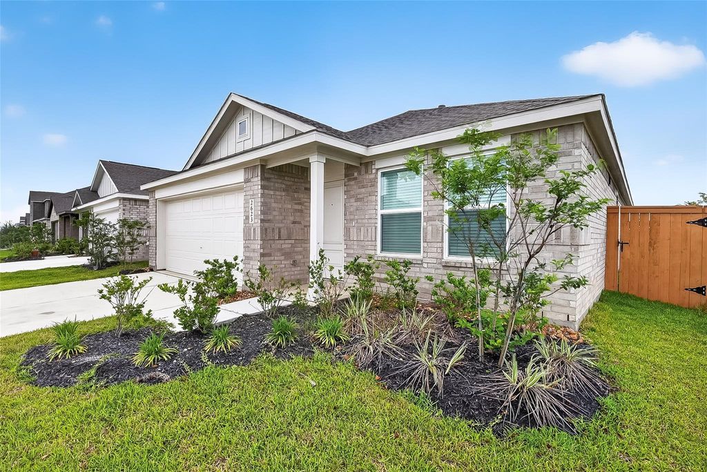 Photo of 2623 American Ruby Drive, Rosharon, TX 77583 (MLS # 92882354)