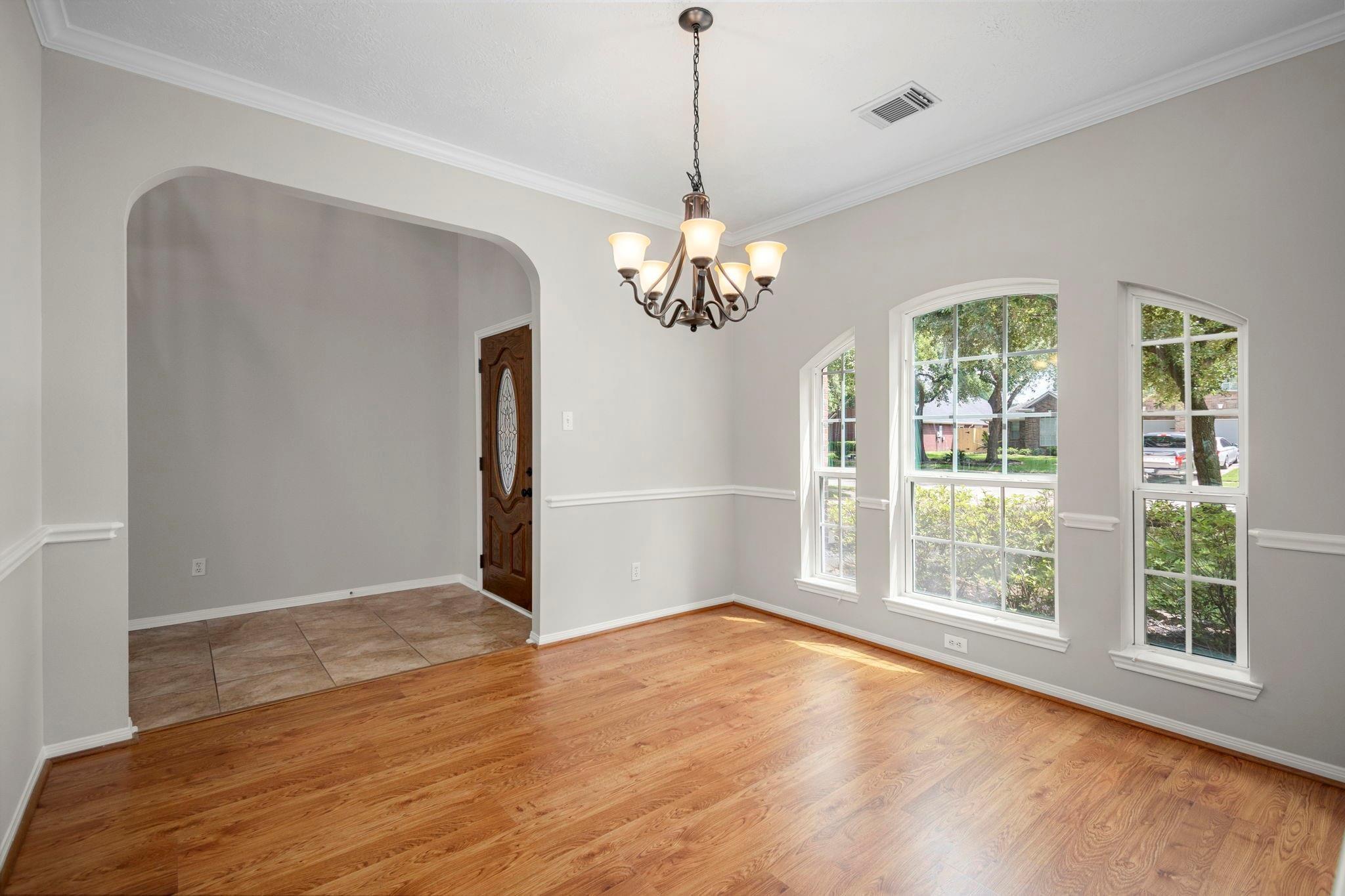 1927 Enchanted Park Drive