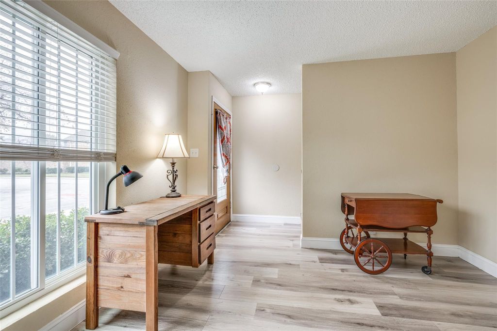 Photo of 11002 Hammerly Boulevard #118, Houston, TX 77043 (MLS # 70478538)