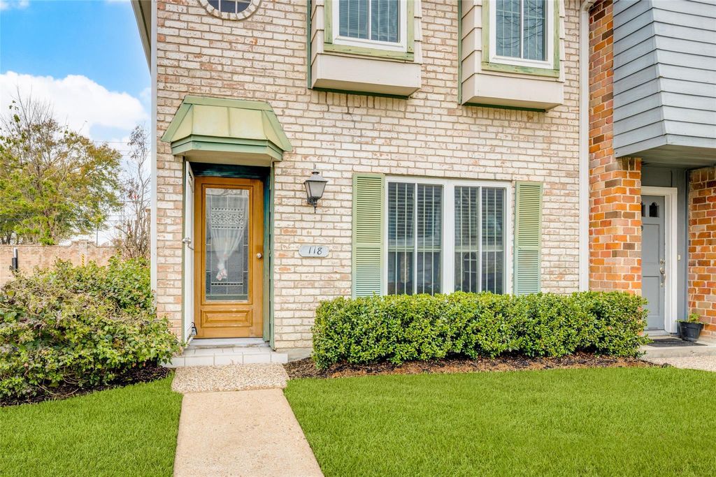 Photo of 11002 Hammerly Boulevard #118, Houston, TX 77043 (MLS # 70478538)