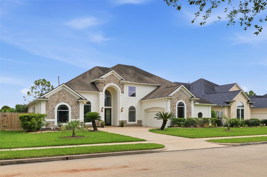 Photo of 11512 Watercastle Court, Pearland, TX 77584 (MLS # 55642477)