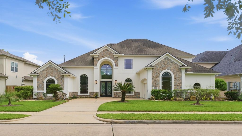 Photo of 11512 Watercastle Court, Pearland, TX 77584 (MLS # 55642477)