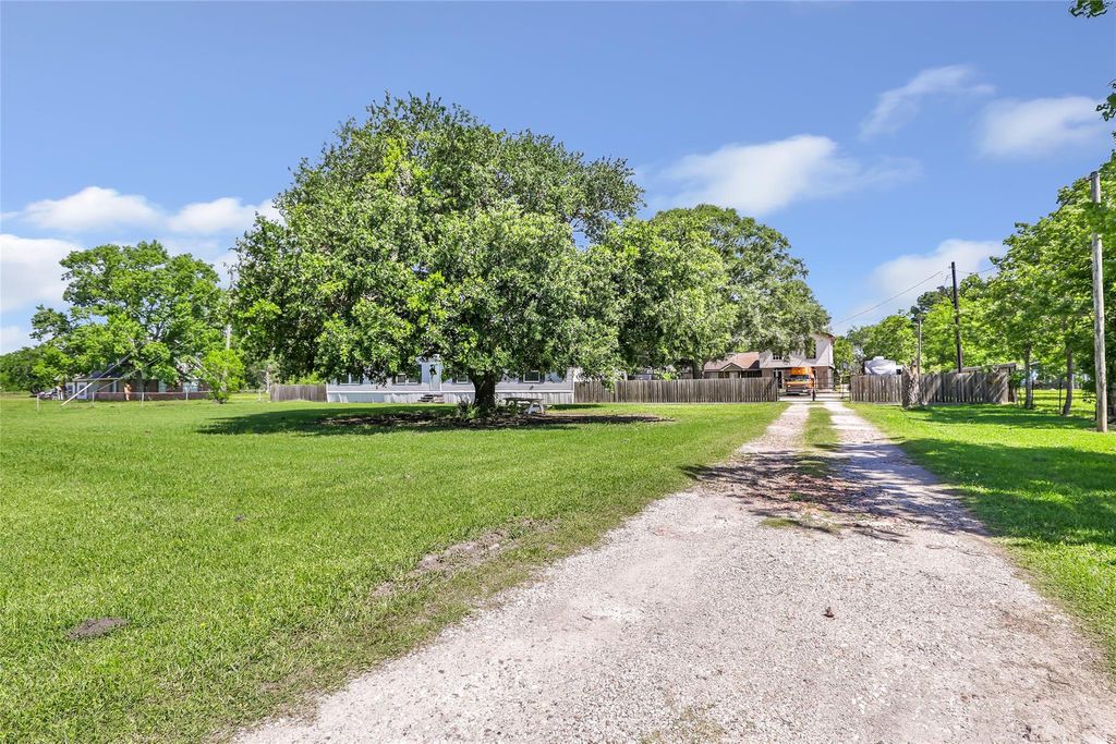 Photo of 2213 Iron Ore Drive, Huffman, TX 77336 (MLS # 74552540)