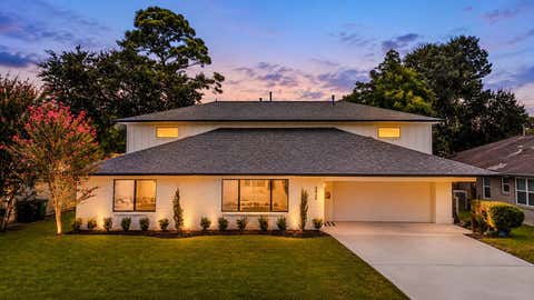 Homes For Sale - 5439 Kinglet Street<br/> Houston, TX 77096