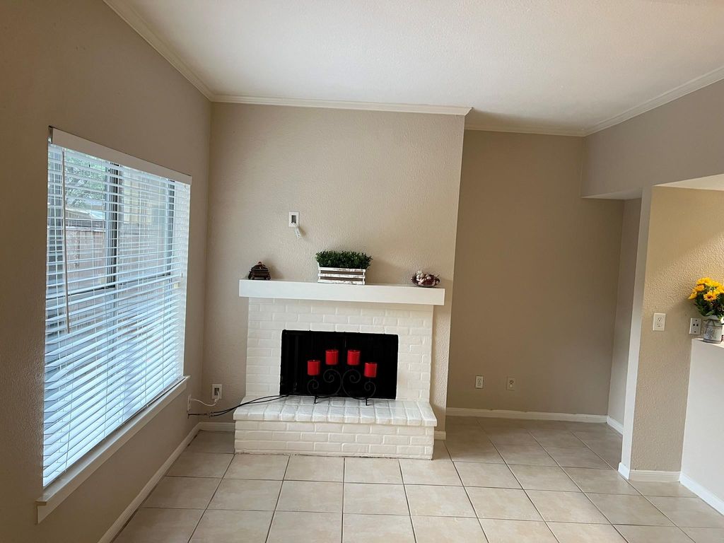 Photo of 728 Bering Drive #9, Houston, TX 77057 (MLS # 78075744)