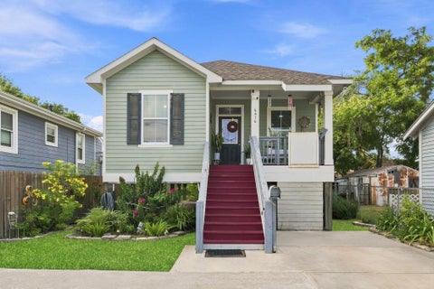 Photo of 4614 Avenue L, Galveston, TX 77551 (MLS # 84450920)