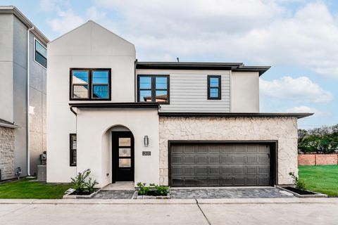 Photo of 12035 Royal Oaks Run Drive, Houston, TX 77082 (MLS # 90763209)