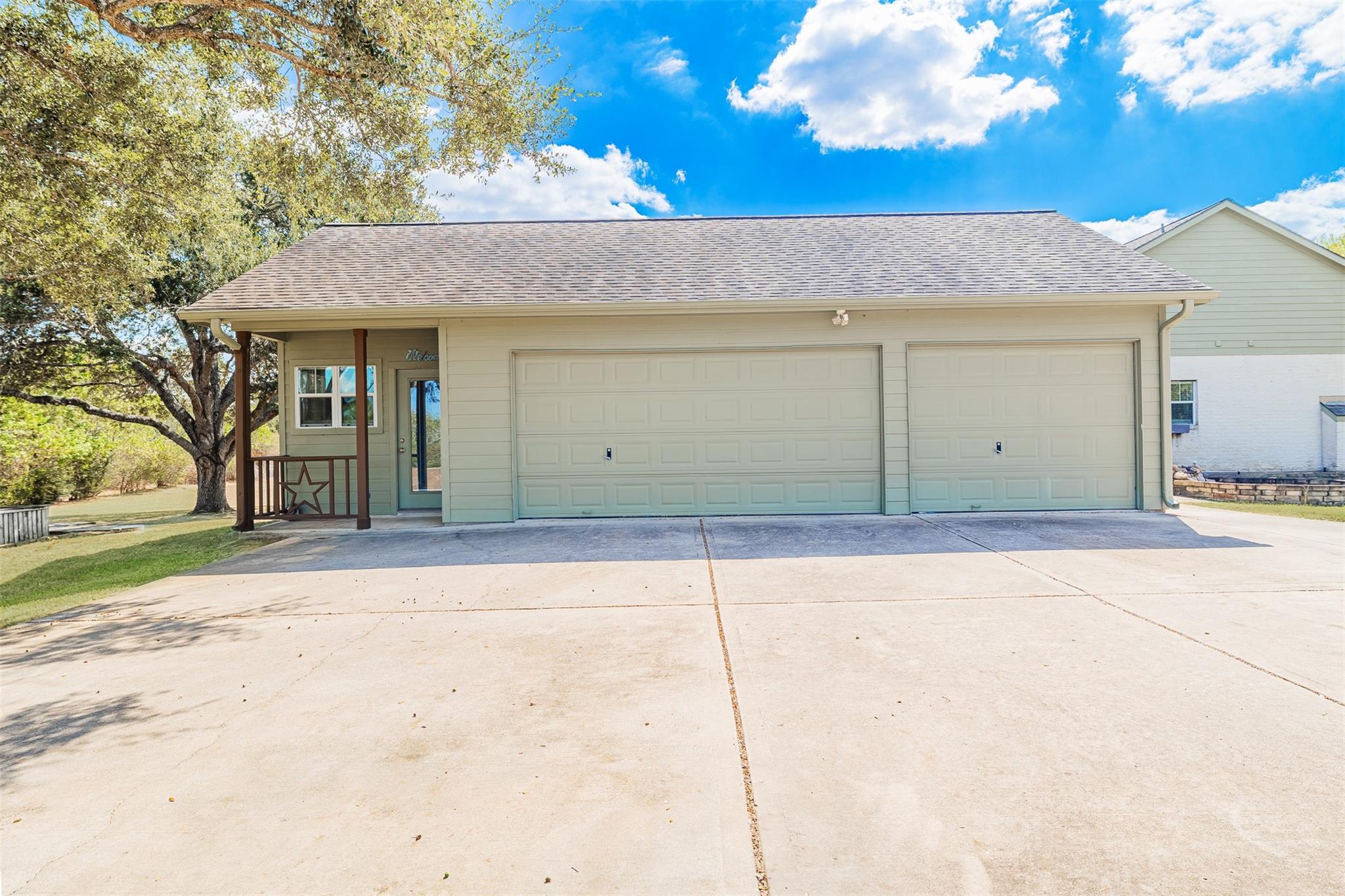 1520 Lakefield Drive