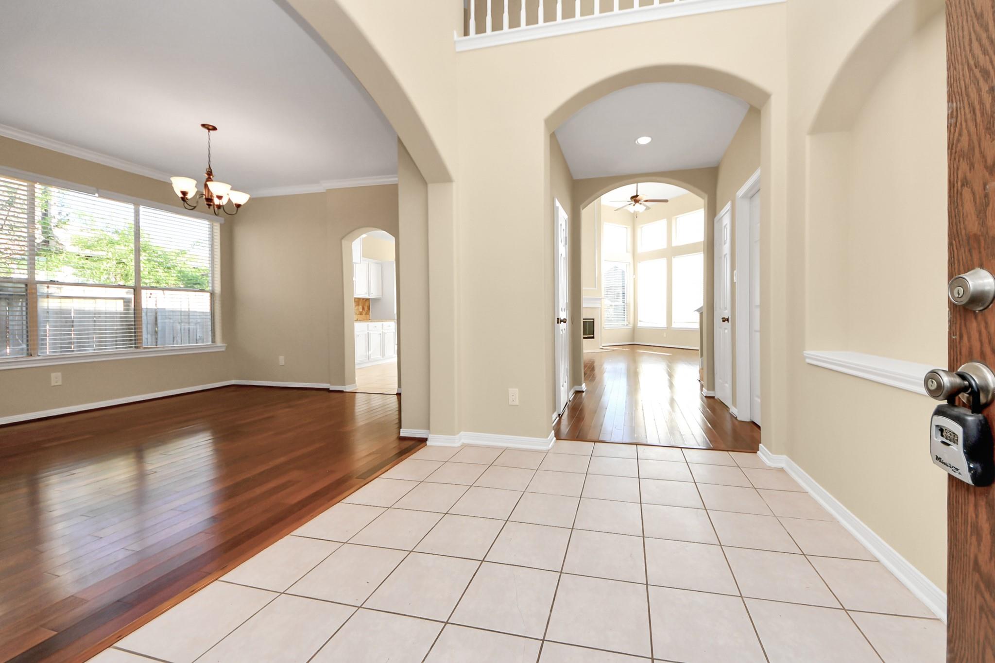 323 N Esplanade Lane