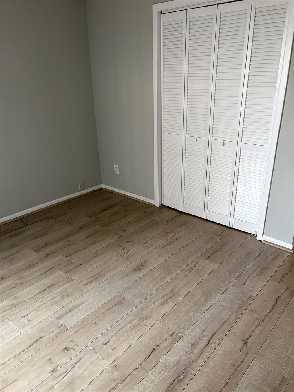 Photo of 3055 SW Walnut Bend Lane #13, Houston, TX 77042 (MLS # 75972010)