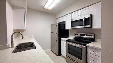 Photo of 4643 Wild Indigo Street #411, Houston, TX 77027 (MLS # 81224312)