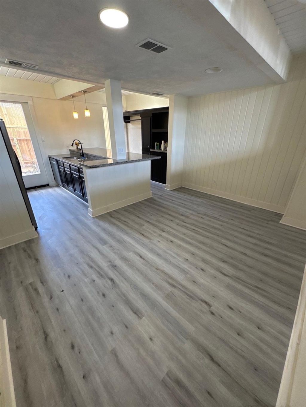 Photo of 27 Lakeway Street, Conroe, TX 77304 (MLS # 68506296)
