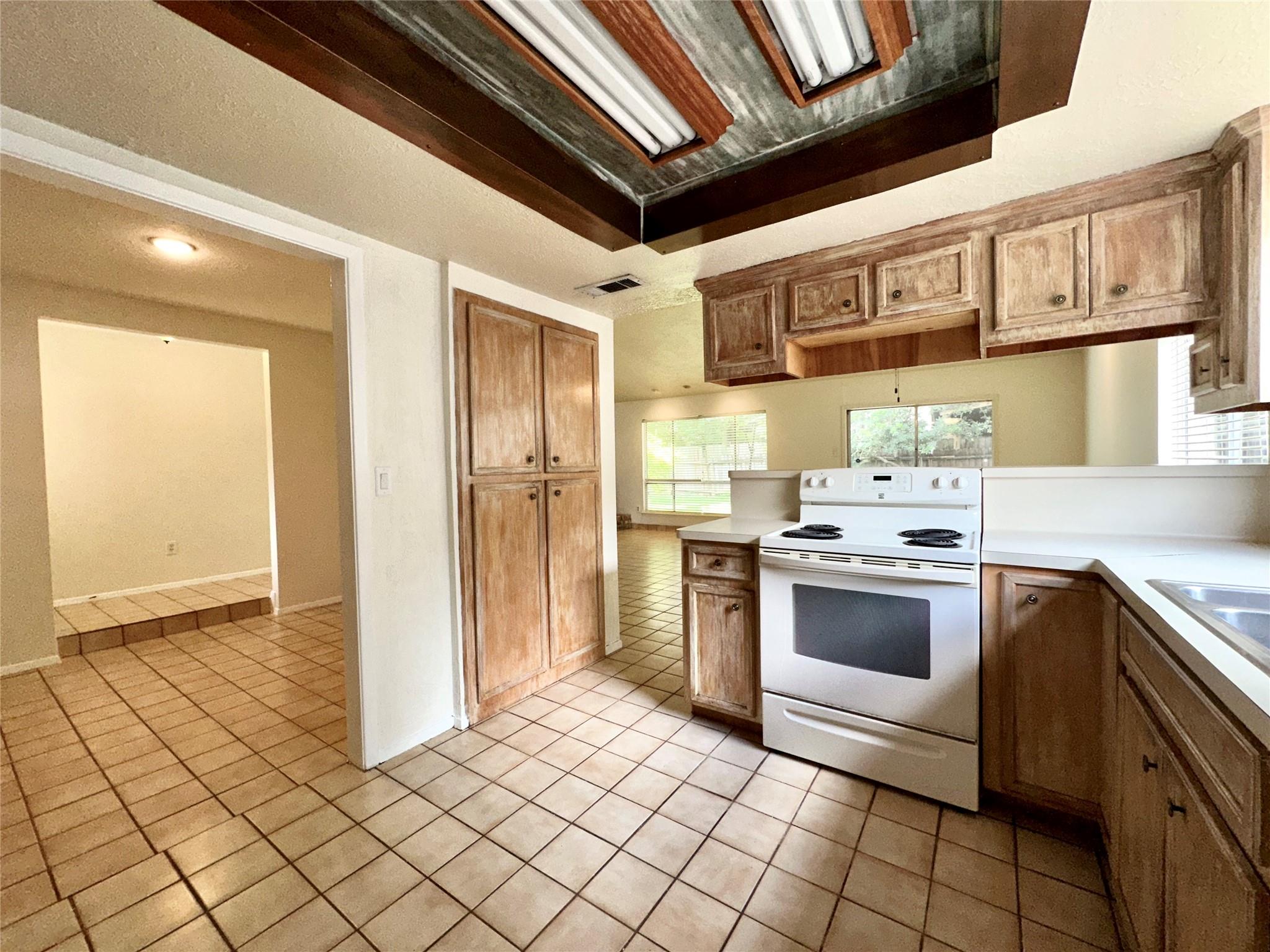 8511 Little River Road
