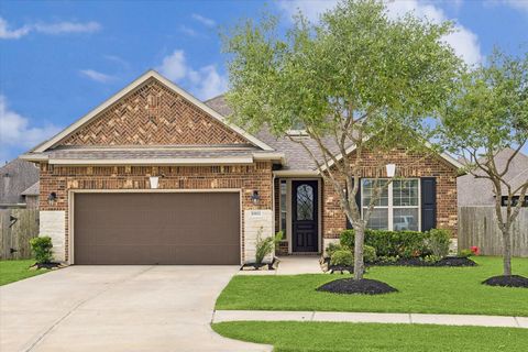 Photo of 19102 Shoreside Terrace Dr, Manvel, TX 77578 (MLS # 49535599)