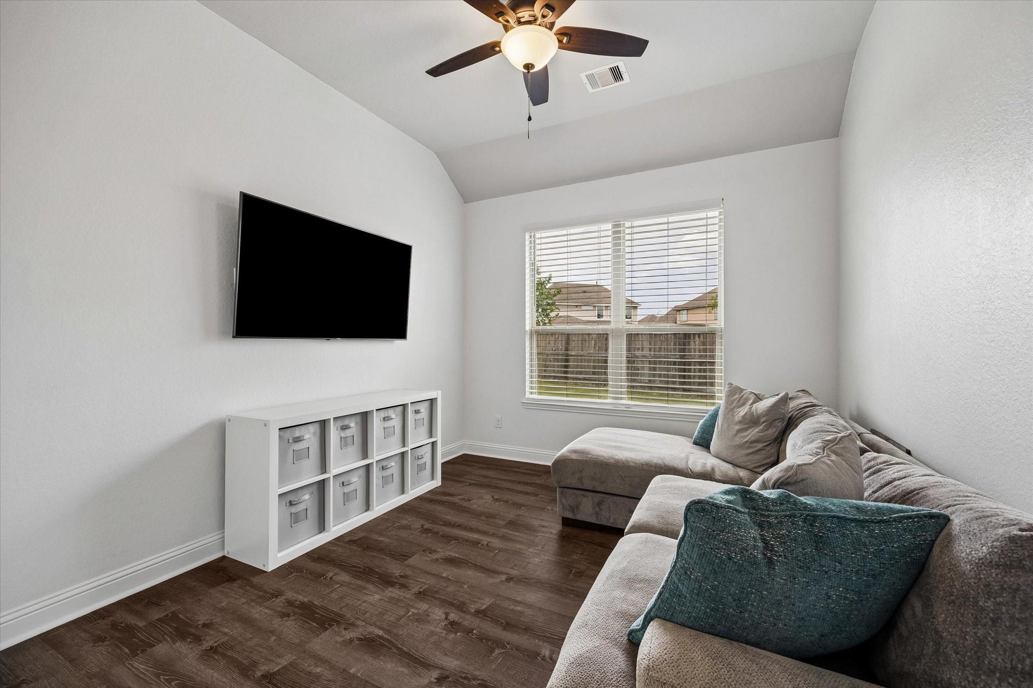 19102 Shoreside Terrace