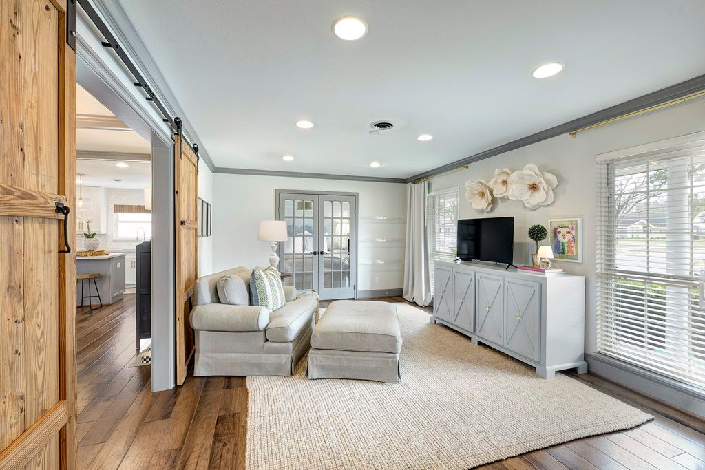 Photo of 3018 Ann Arbor Drive, Houston, TX 77063 (MLS # 56928673)