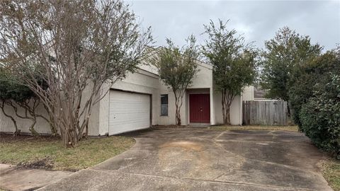 Photo of 11042 Petworth Drive, Houston, TX 77072 (MLS # 44034248)