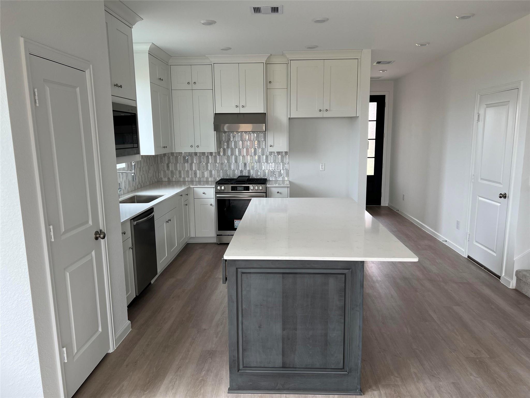 2708 Lantana Breeze Dr
