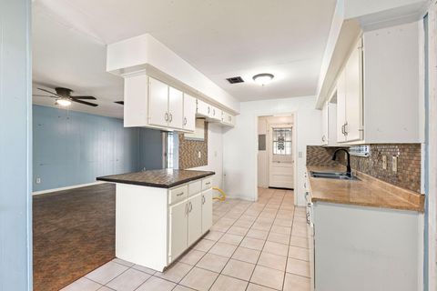 Photo of 6515 Ashton Street, Houston, TX 77091 (MLS # 30722963)