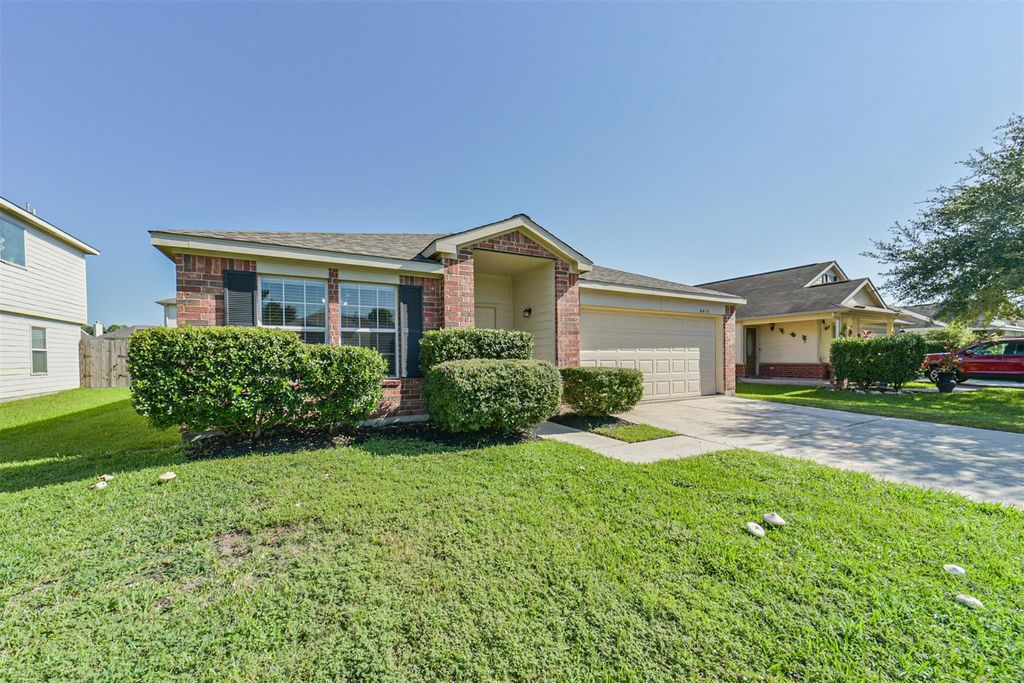 Photo of 4915 Winding View Lane, Humble, TX 77346 (MLS # 67601210)