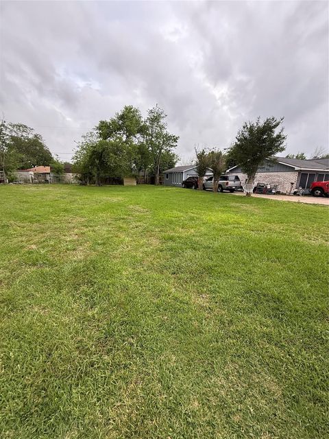 Photo of 0 Timber Ln, Baytown, TX 77520 (MLS # 81060686)