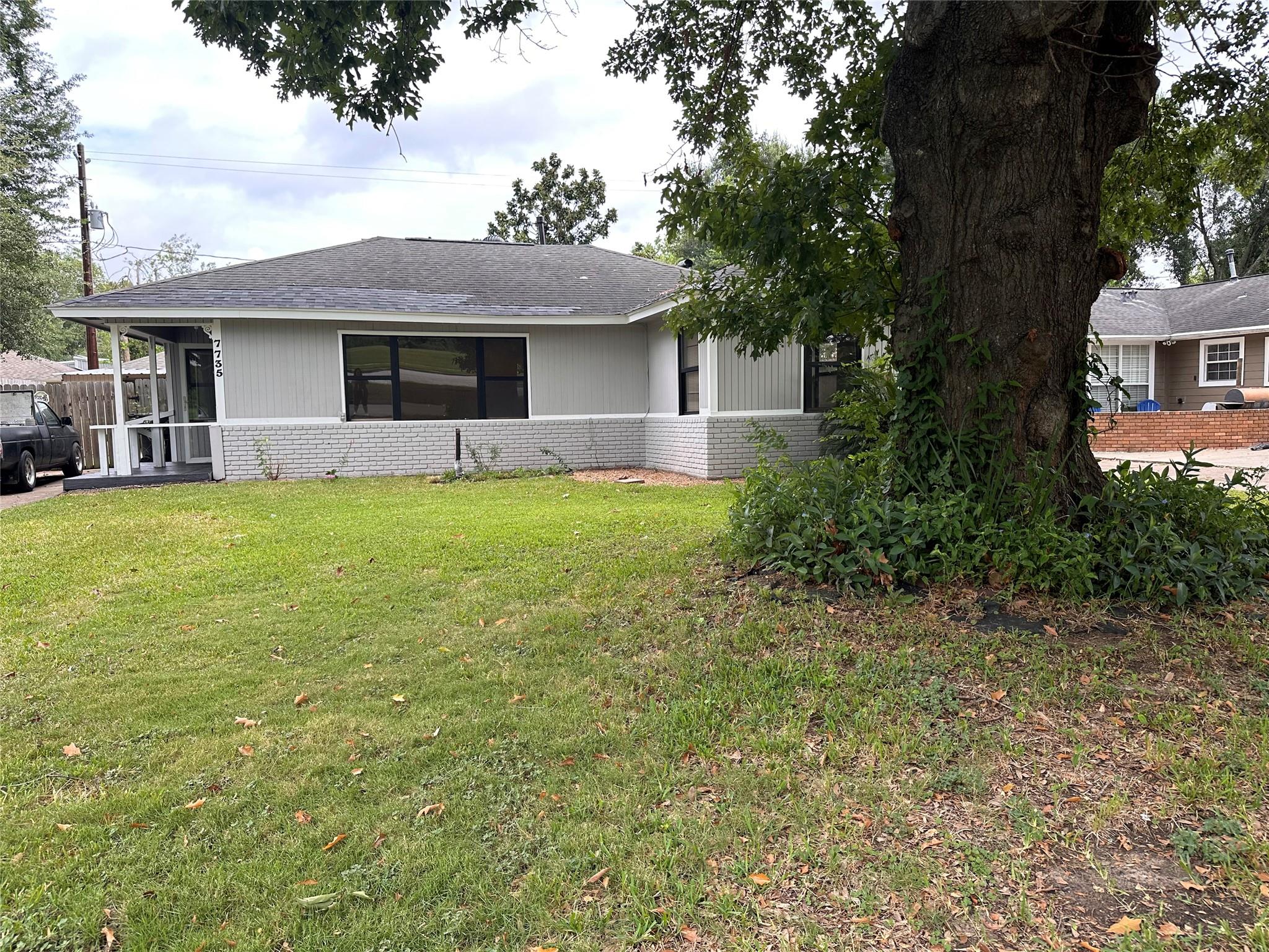 7735 Oak Vista Street