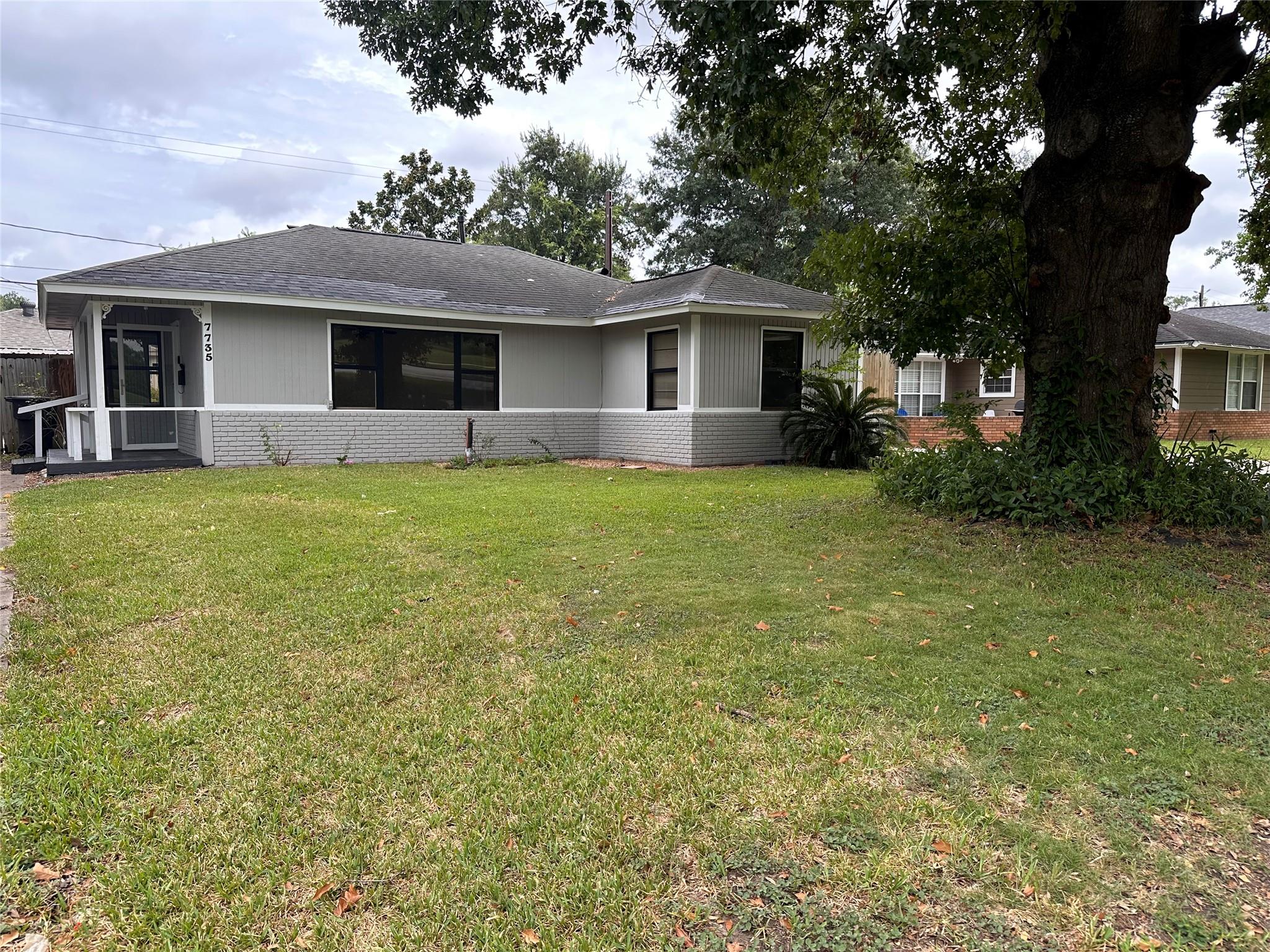 7735 Oak Vista Street