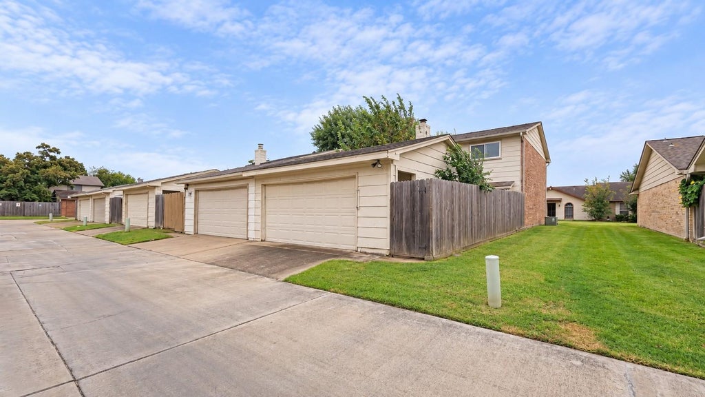 Photo of 12829 Clarewood Drive, Houston, TX 77072 (MLS # 41216441)