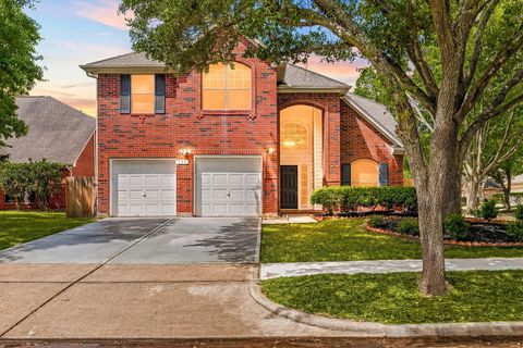 Photo of 102 Lindencrest Court, Sugar Land, TX 77479 (MLS # 60540962)