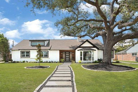 Photo of 2415 Moss Hill Drive, Houston, TX 77080 (MLS # 55618375)