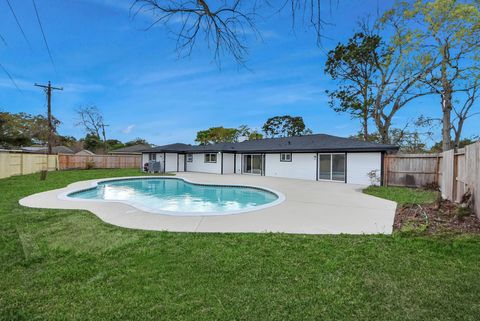 Tiny photo for 1418 San Sebastian Lane, Nassau Bay, TX 77058 (MLS # 62436018)