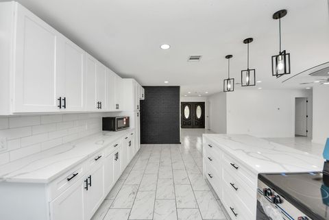 Tiny photo for 1418 San Sebastian Lane, Nassau Bay, TX 77058 (MLS # 62436018)