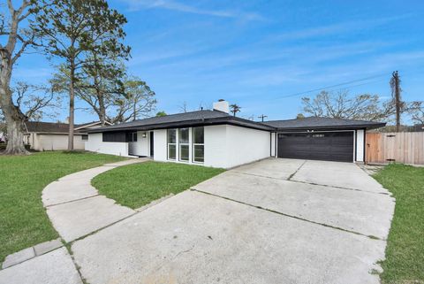 Tiny photo for 1418 San Sebastian Lane, Nassau Bay, TX 77058 (MLS # 62436018)