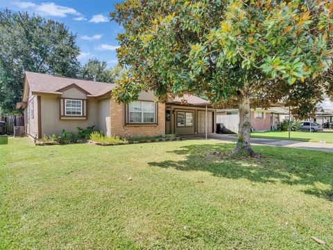 Photo of 9934 Tiltree Street, Houston, TX 77075 (MLS # 3560120)