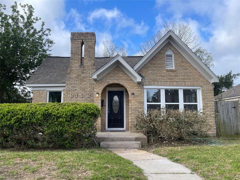 Photo of 2422 Eagle Street, Houston, TX 77004 (MLS # 72145055)