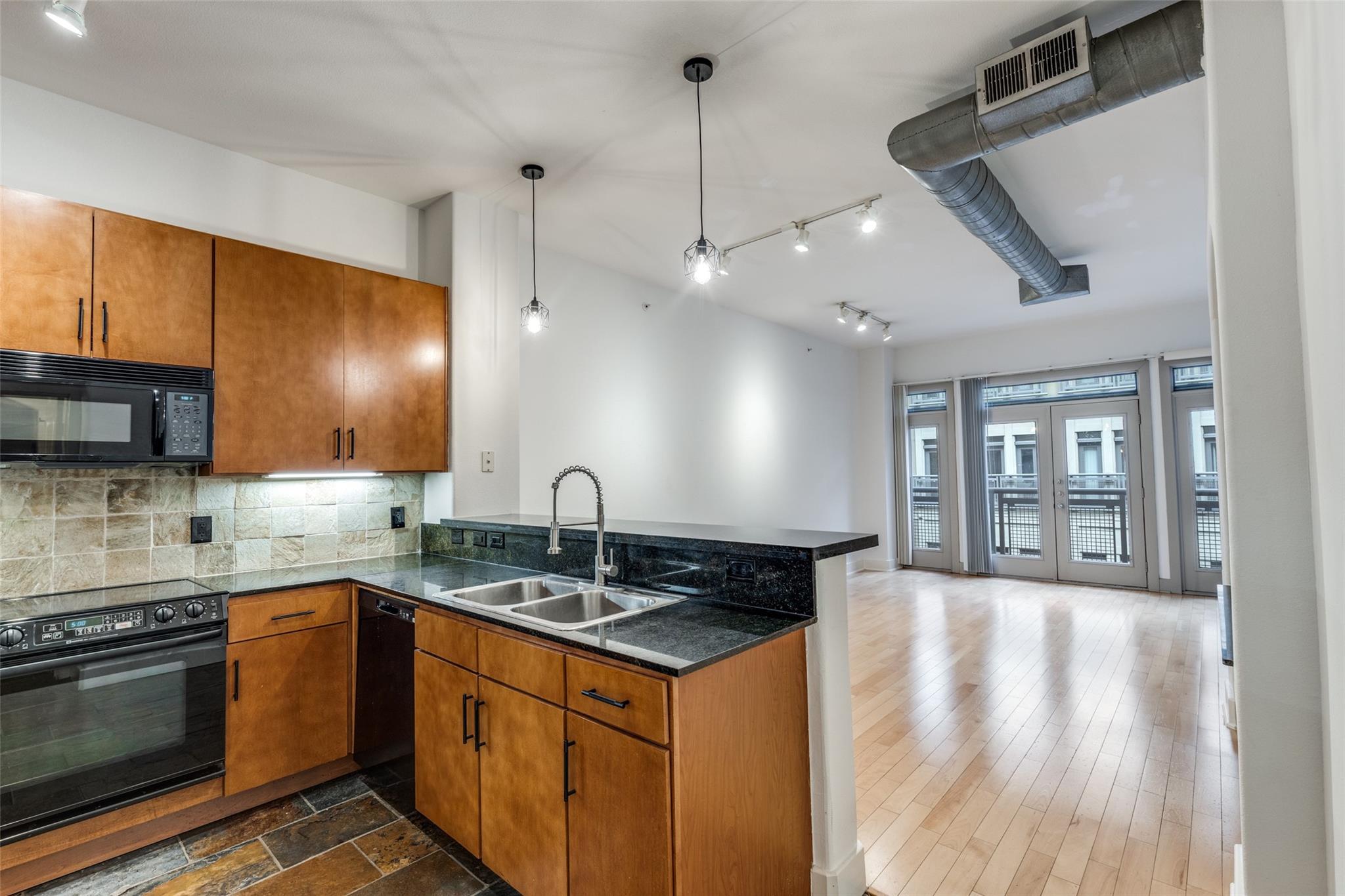 1901 Post Oak Boulevard 2220